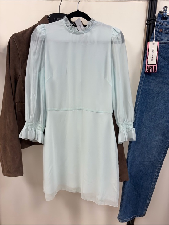 Wilfred Dresses & Skirts - NWT aritzia swept dress